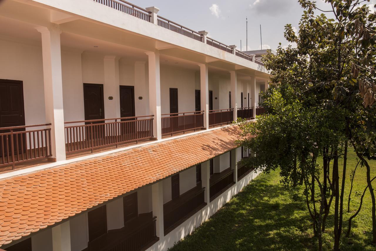 Samrith Hotel Kâmpóng Thum المظهر الخارجي الصورة